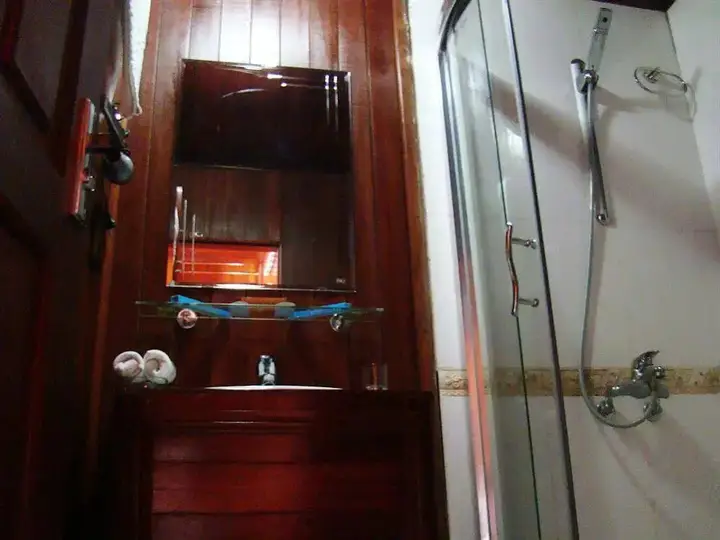 Халонг: Marguerite Cruises