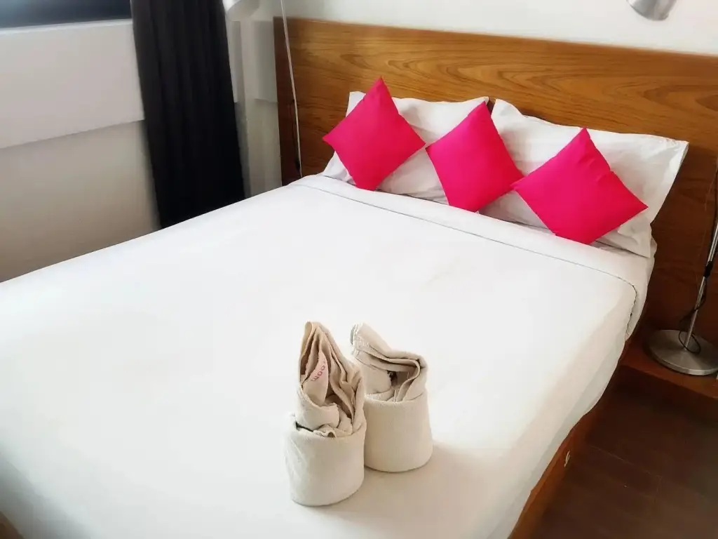 Сураттхани: I Room Hotel