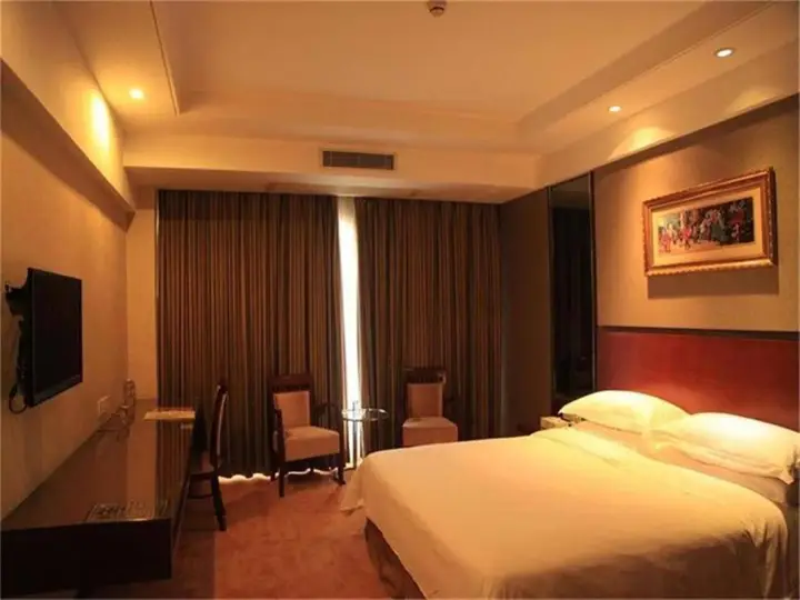 Дунгуань: Vienna Hotel (Luofu Mountain Scenic Area High-Speed Rail Station Branch)