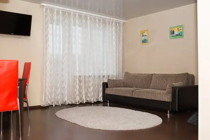 Сочи: Kvartira Na Sutki Apartments