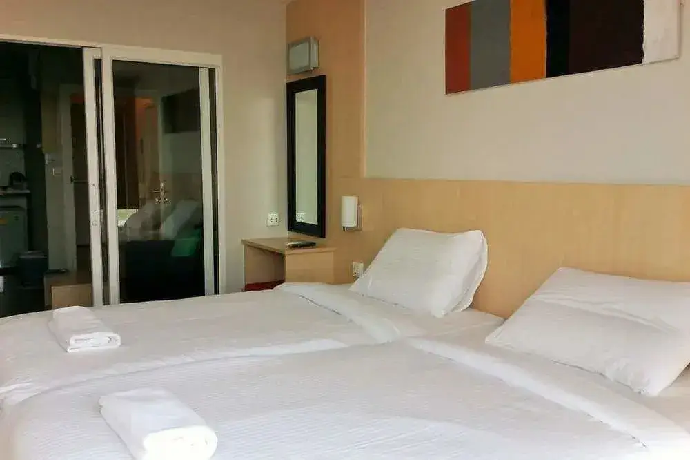 Паккрет: Implace Impact at Msociety Condo