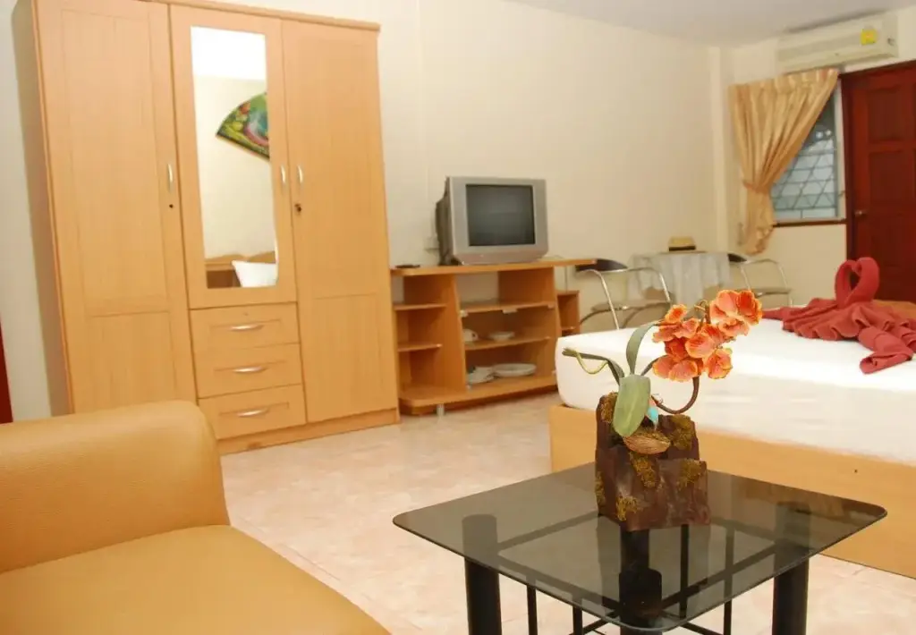 Паттайя: Sirikarn Residence and Luxury Apartments