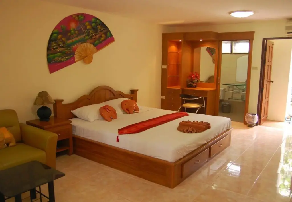 Паттайя: Sirikarn Residence and Luxury Apartments