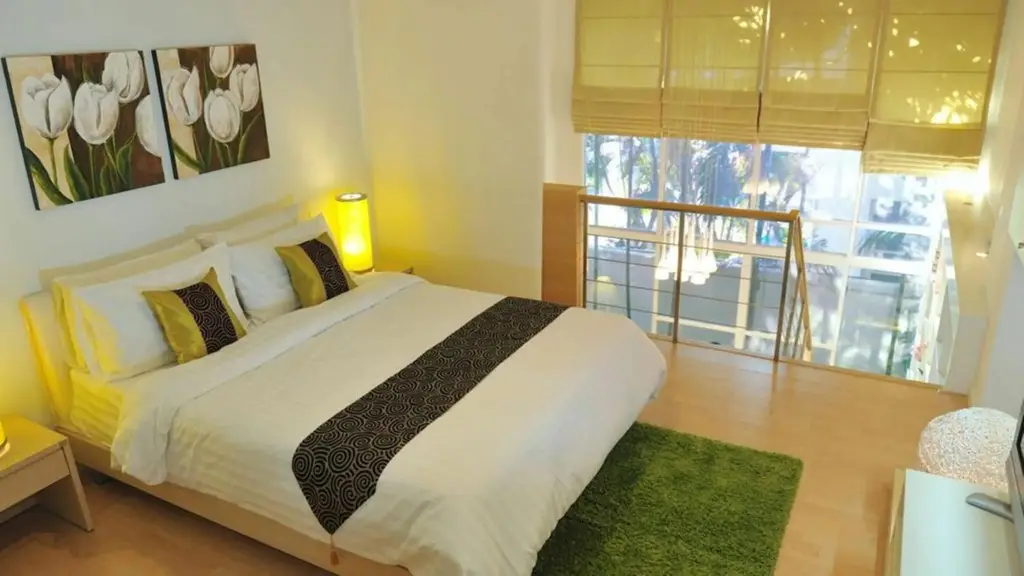 Бангкок: Duplex 21 Apartment