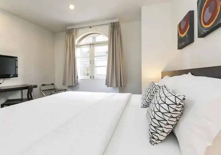 Бангкок: 24 Inn at BTS Phrom Phong