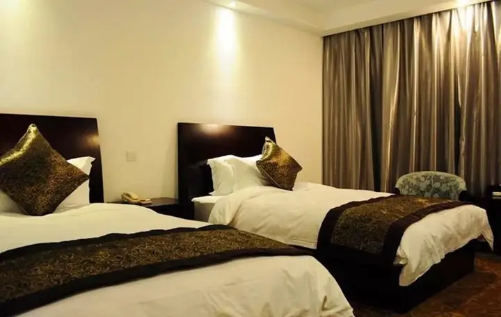 Нанкин: Baicaoyuan Hotel(南京百草园宾馆(草场门南艺二师地铁站店))