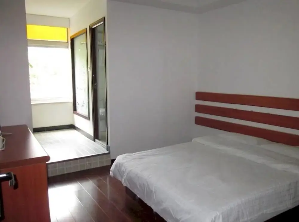 Цзинань: Noah Hotel (Jinan Daming Lake)(如家华驿酒店(济南大明湖历山路店))