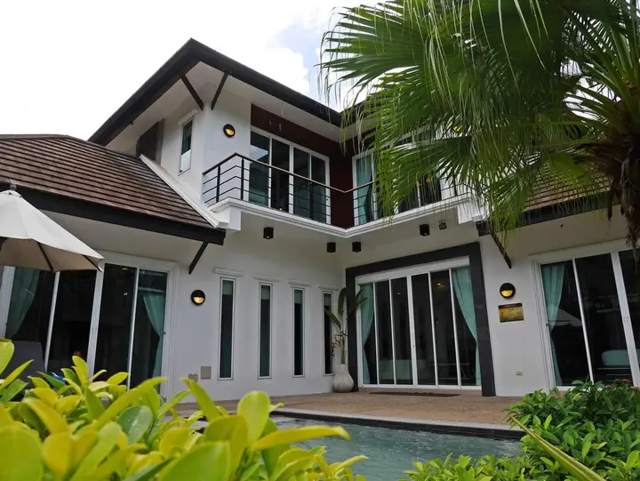 Тхаланг: Suriyasom Villa