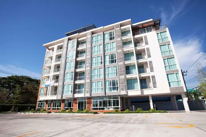 Чонбури: BBG Seaside Luxurious Service Apartment
