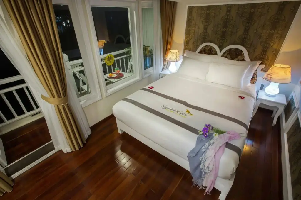 Халонг: Signature Royal Halong Cruise