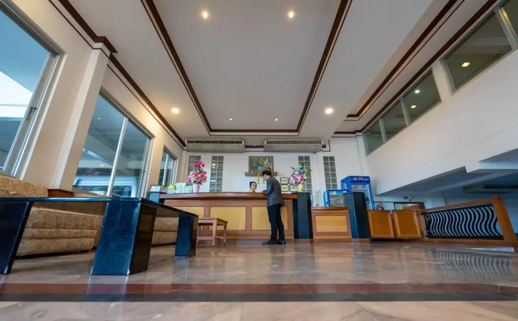 Районг: Golden House Service Apartment