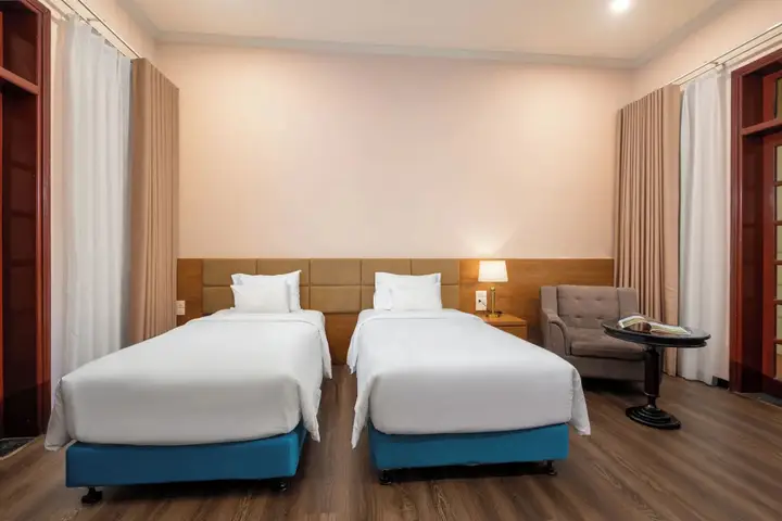 Халонг: Tuan Chau Resort Halong
