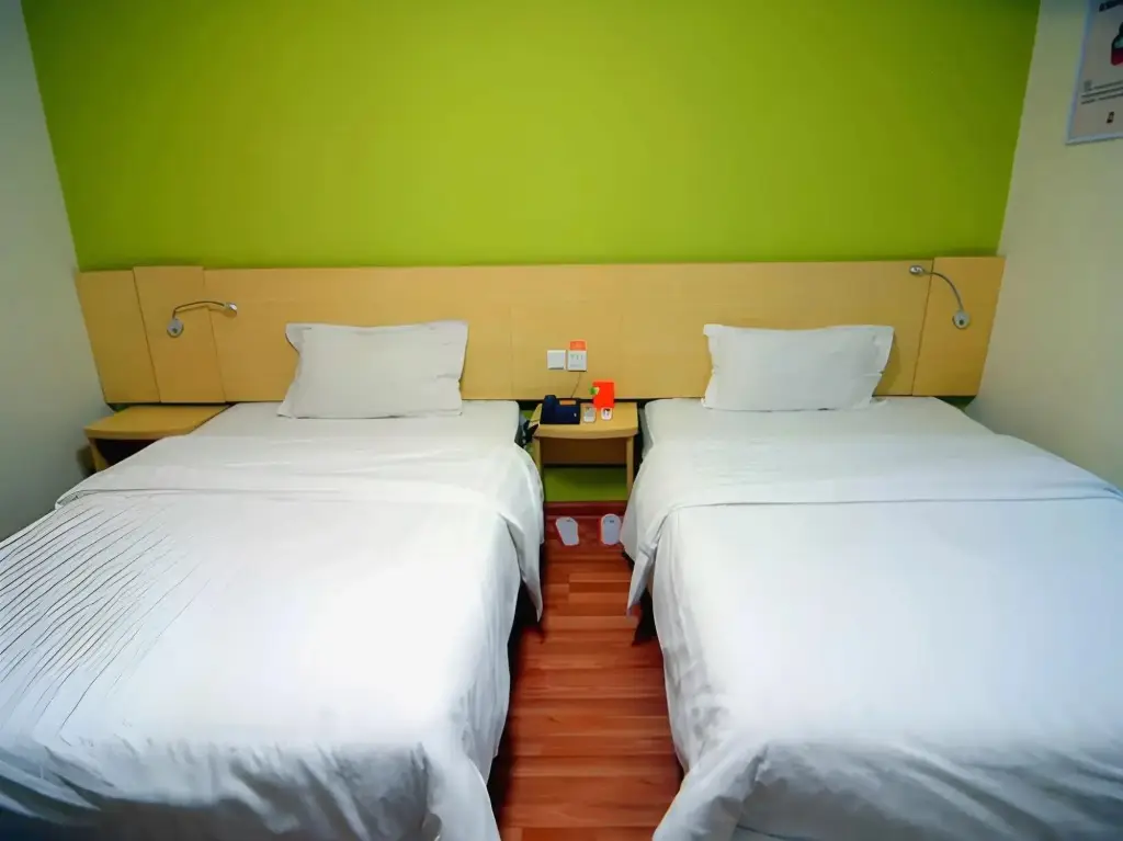Сиань: Tingfeng Hotel (Xi'an Xiaozhai Subway Station Shop Da'er Tower North Square)