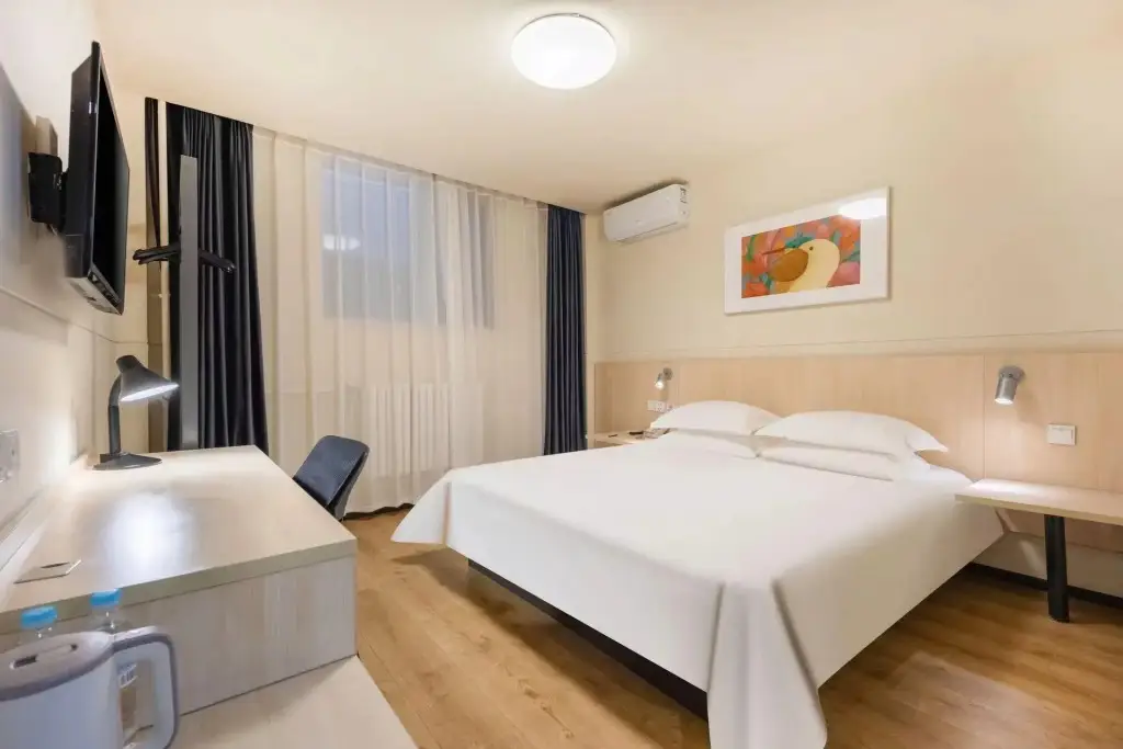 Цзинань: Jinjiang Inn JiNan Daminghu New Scenic Area Lishan Road