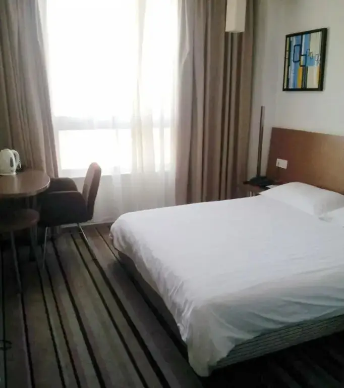 Шанхай: Motel 168