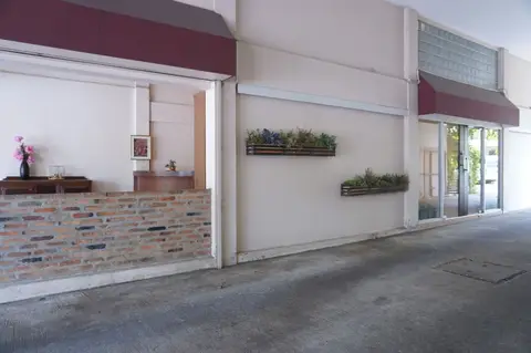 Le Ranong Bistro Hotel — фото 1