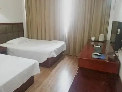 Ухань: Wuhan Tianlun Holiday Hotel (Panlongcheng Jiahai Industrial Park)(武汉天伦假日宾馆(盘龙城佳海工业园店))
