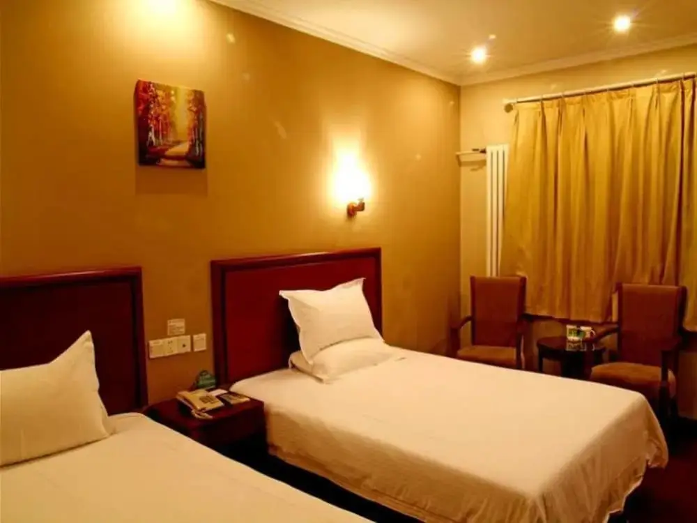 Цзинань: GreenTree Inn Jinan Daming Lake Hotel