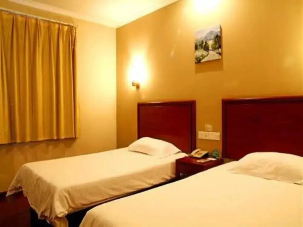 Цзинань: GreenTree Inn Jinan Daming Lake Hotel