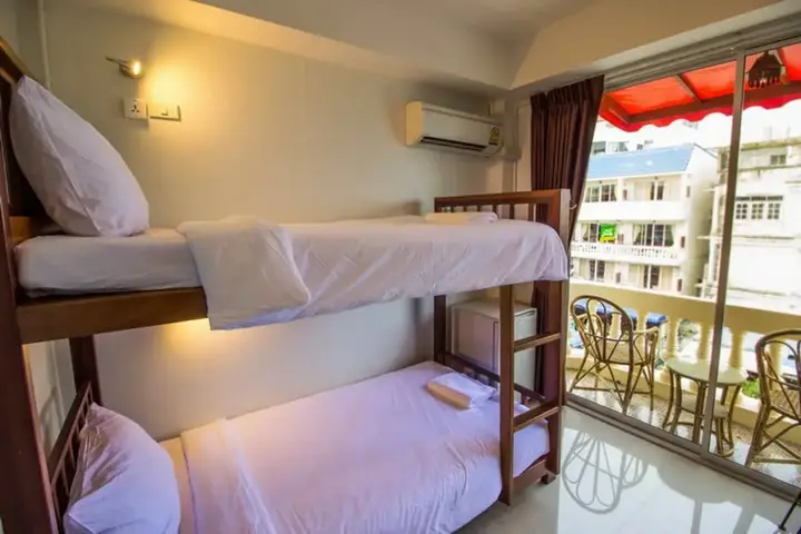 Чаам: Banmai Cha-am Hostel