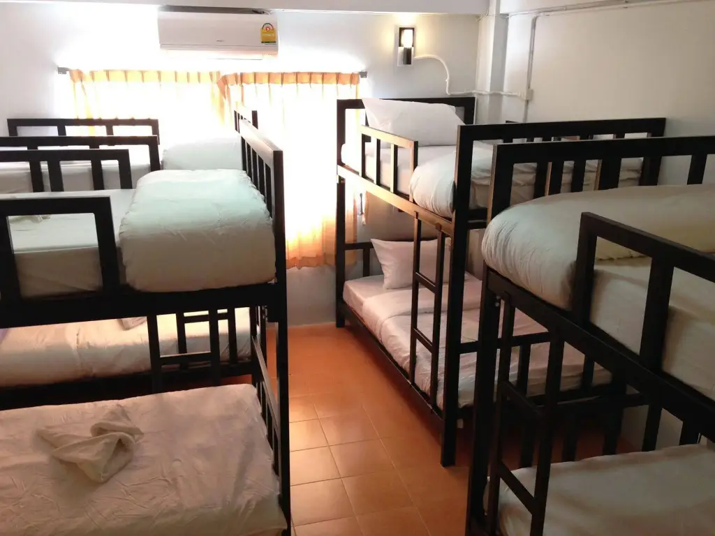 Ланта: The Metallic Hostel