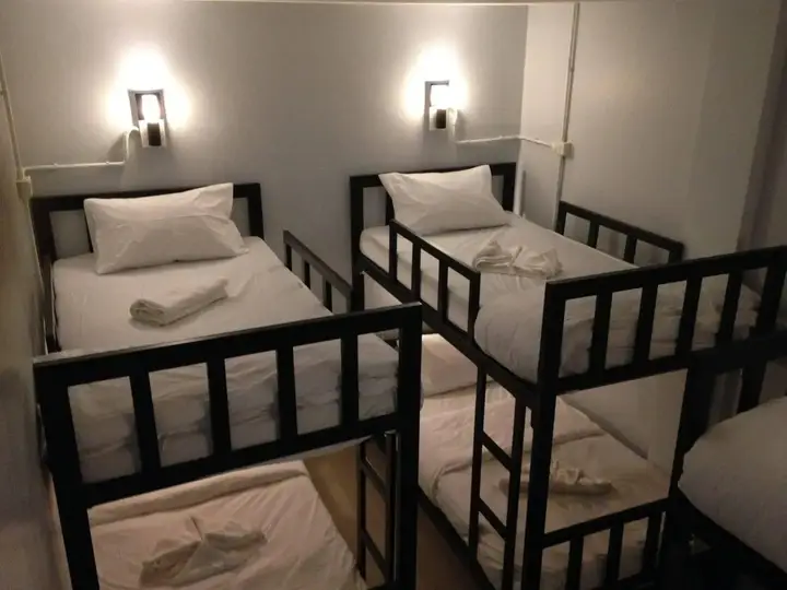Ланта: The Metallic Hostel