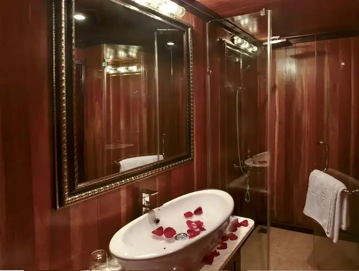 Халонг: Halong Glory Cruise