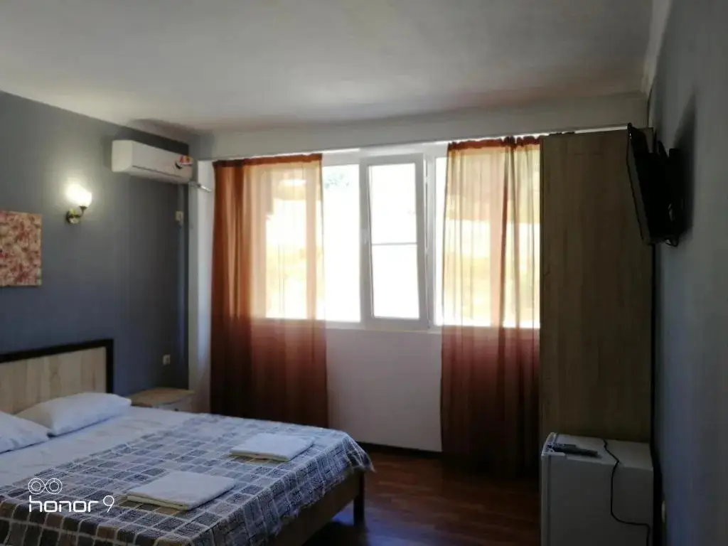 Новый Афон: Mirraflores Hotel