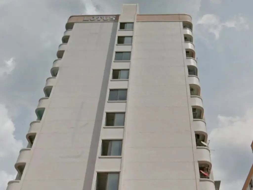 Паккрет: Lotus Condo Downtown