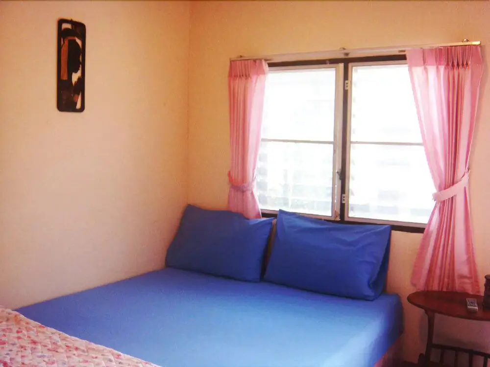 Трат: Pop Guest House
