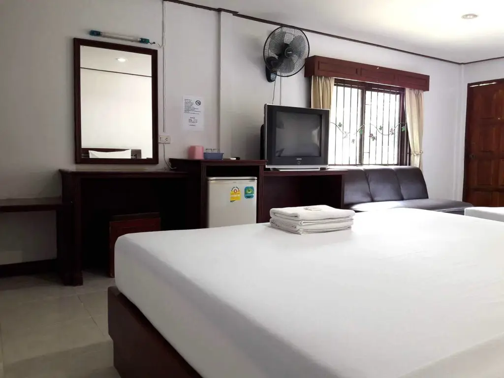 Кхлонг-Янг: Fahproundfon Hotel