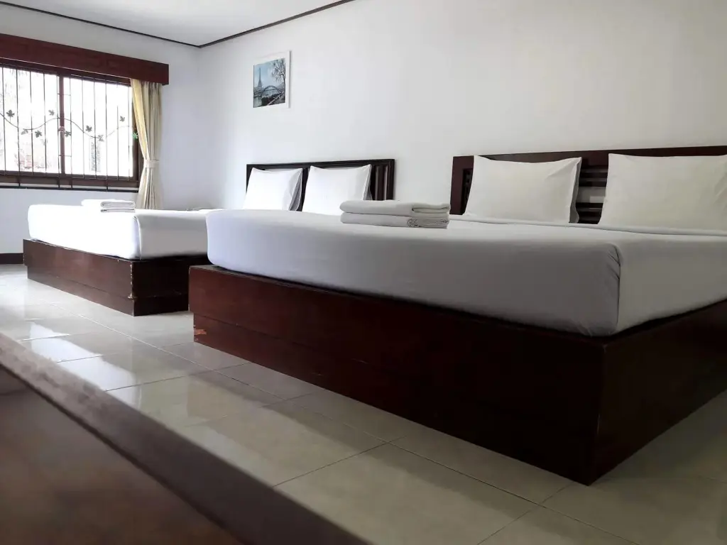 Кхлонг-Янг: Fahproundfon Hotel