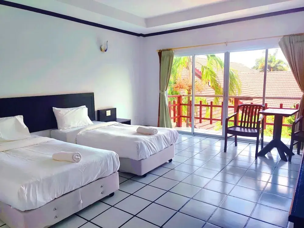 Prasat: Thongpaeka Hotel