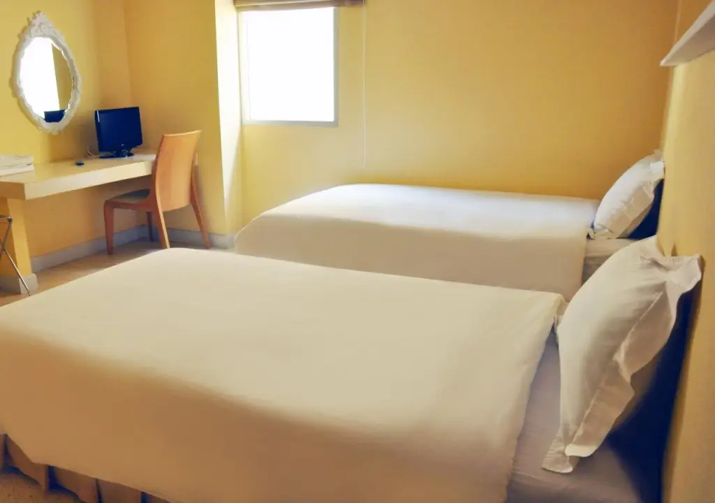 Кхлонг-Янг: Hotel B