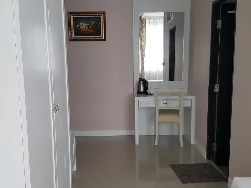 Кхок Круат: Crystal Place Sida