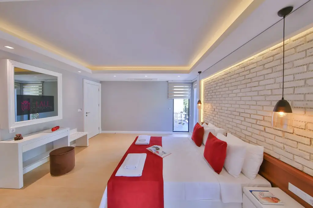 Каш: Lale Hotel