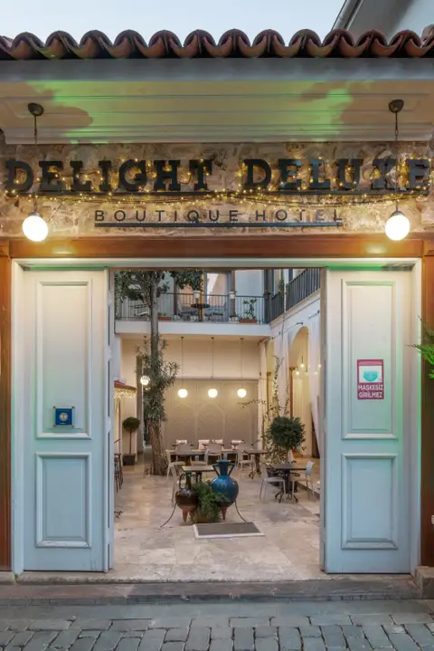 Delight Deluxe Boutique Hotel — фото 1