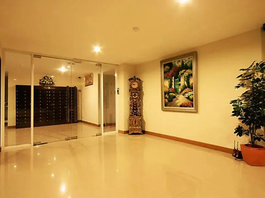 Бангкок: The Chateau Luxury Serviced Apartment