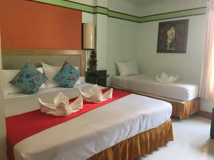 Пхитсанулок: Polkadot Cafe Hotel