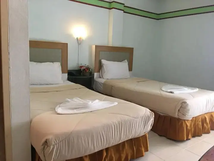 Пхитсанулок: Polkadot Cafe Hotel