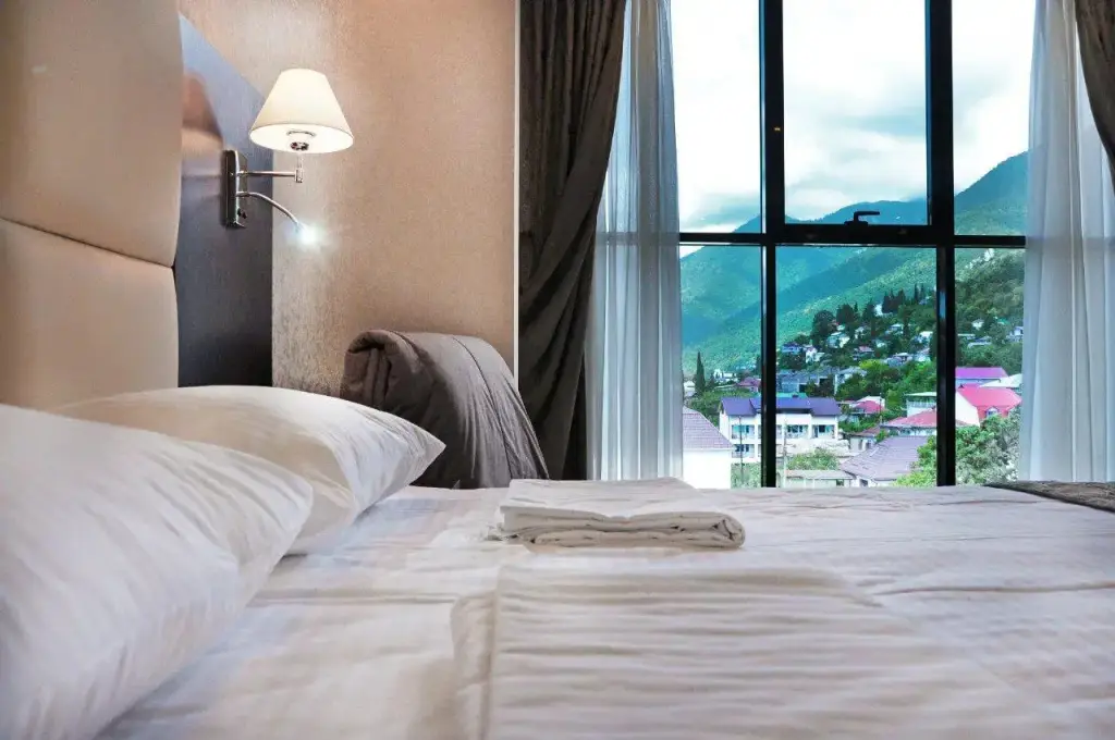 Гагра: Grand Hotel (Гранд)