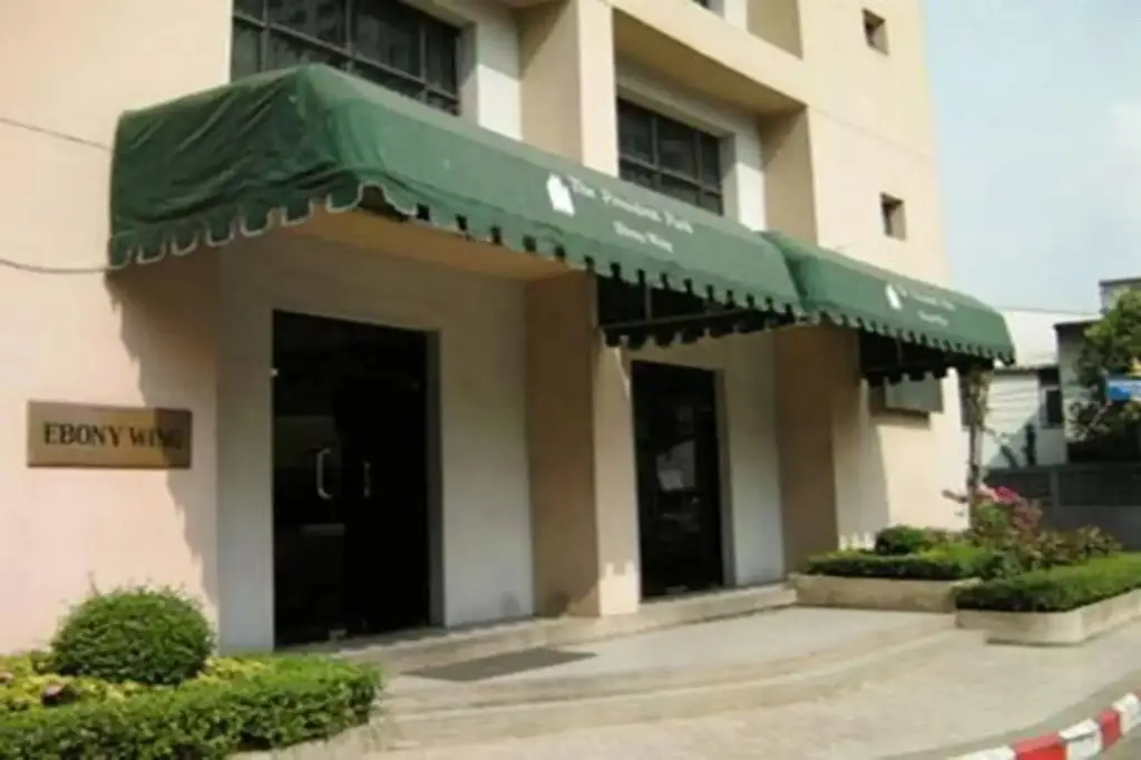 Ebony Tower at Parkview Towers — фото 1