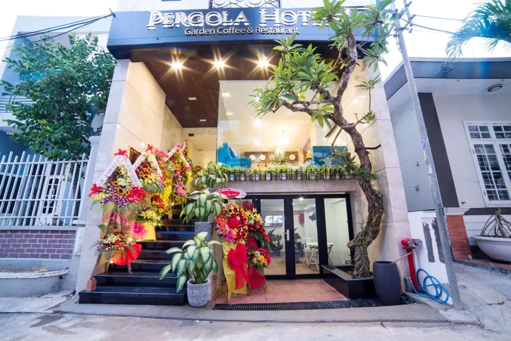 Pergola Hotel Design — фото 1