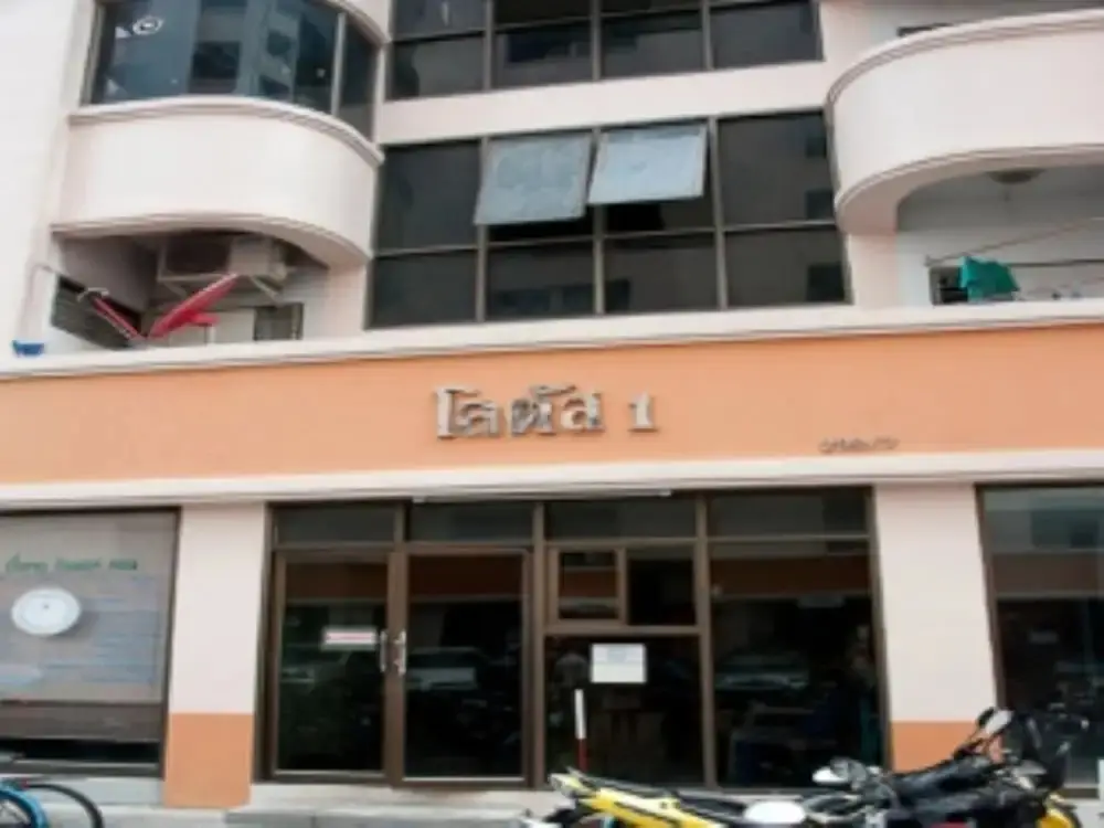 Паккрет: Lotus Condo Downtown