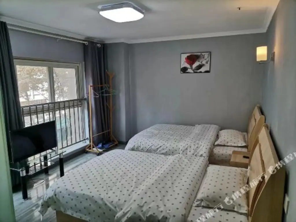 Ухань: Longfeng Hotel (Wuhan Peace Park Wushang City Aole Branch)