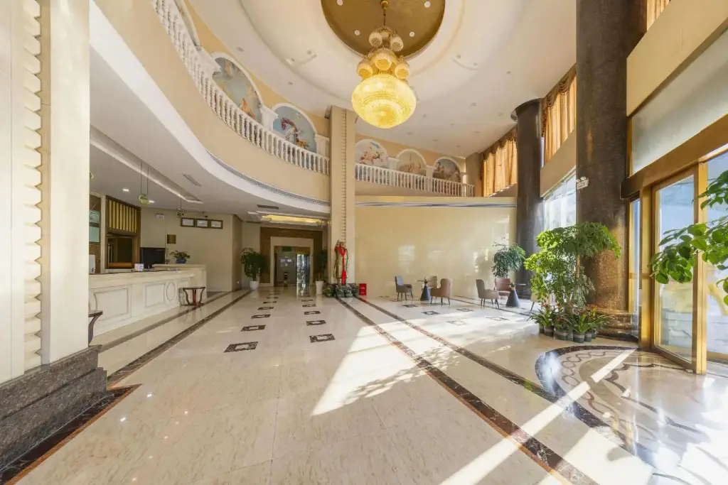 Чанша: Vienna Hotel (Emerald  Lake  Branch, Changsha Ningxiang  High-speed Railway Weat Station)