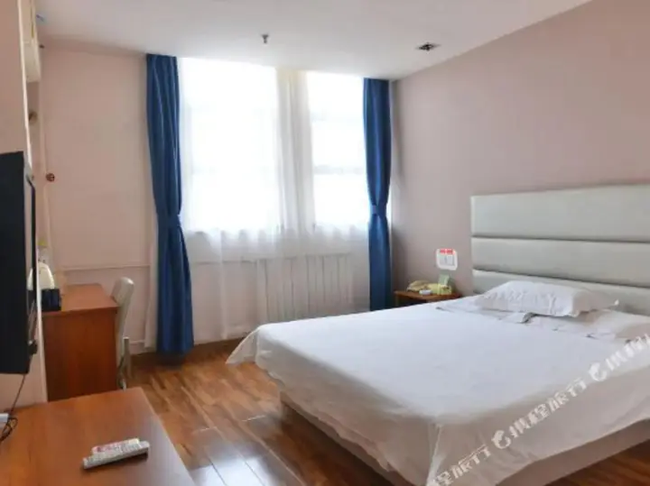 Линьи: Yilai Hotel (Linyi Long distance Bus Station Small Commodity City Branch)