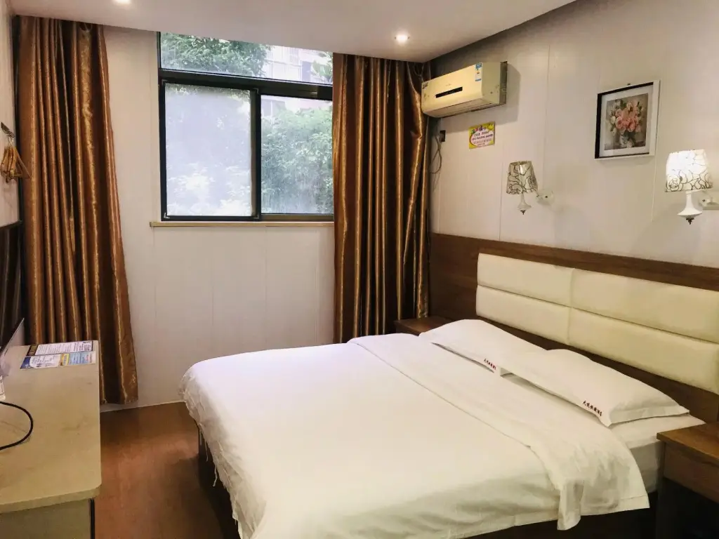 Ухань: Tianyue Express Hotel (Wuhan Railway Station Happy Valley Branch)