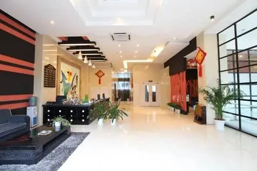 Ухань: Yijia Business Hotel (Wuhan Optics Valley Plaza Yangjiawan Subway Station Branch)