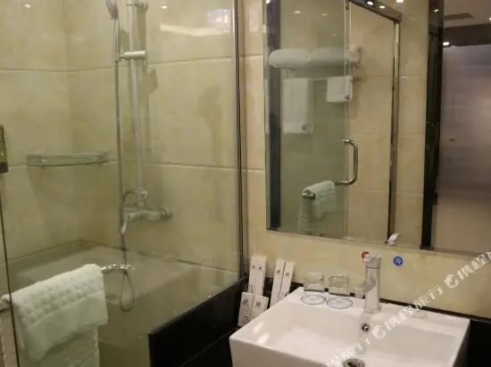 Цзинань: Yilong Ruiyun Hotel (Jinan Shanghe Fumin Road Baida Shopping Plaza)